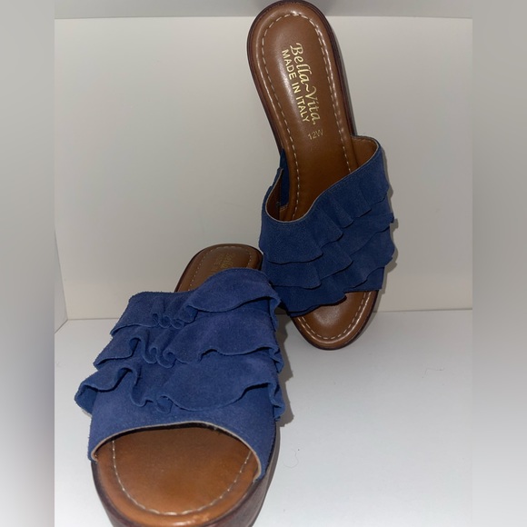Beautiful Wide Wedge, with navy ruffle detail. - Picture 3 of 3